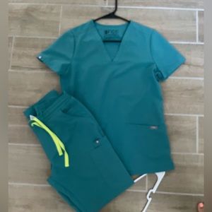 Figs Marine Scrub Set